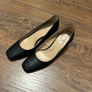 Naturalizer Classic Black Heels